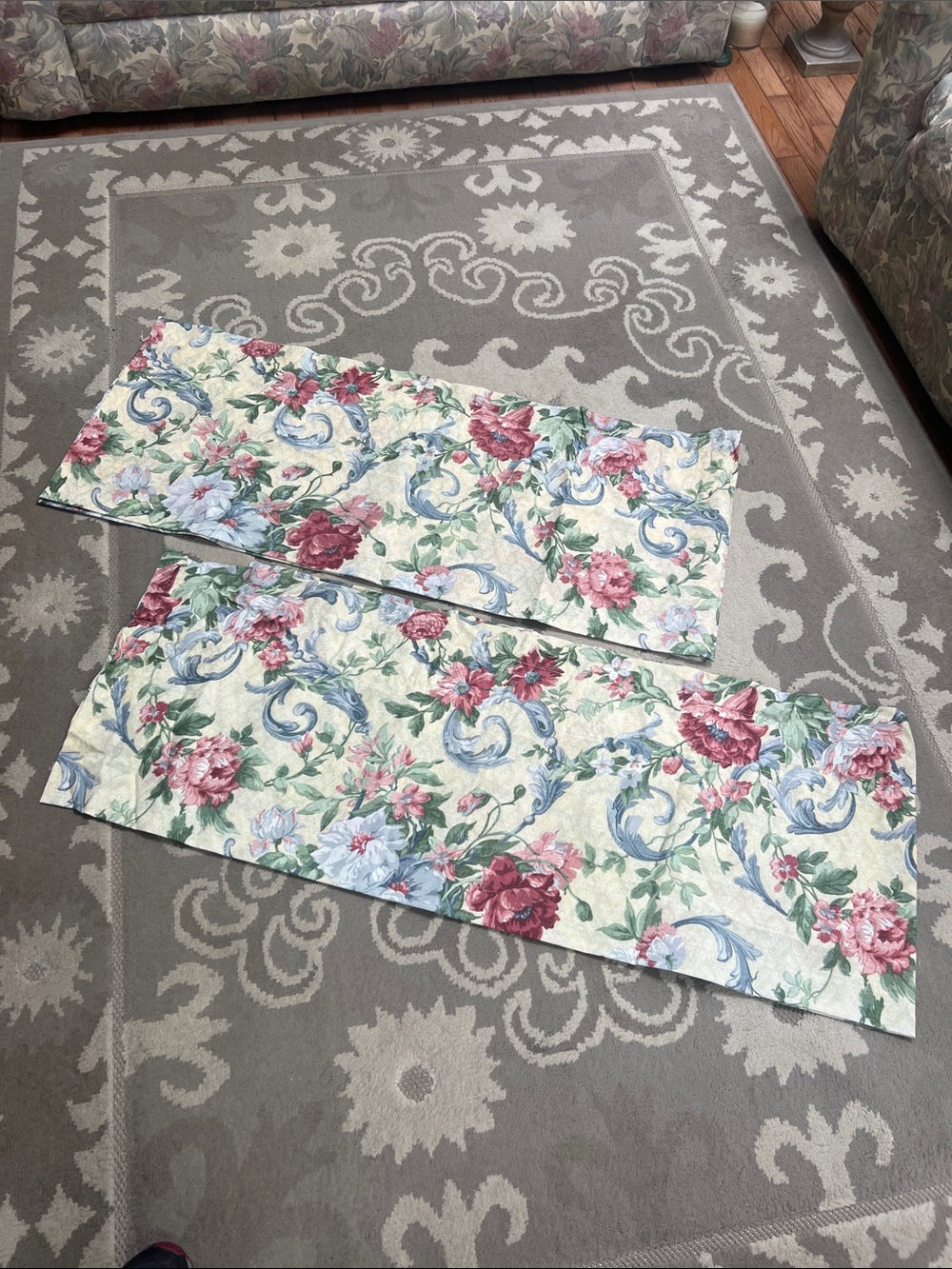 Dan River Pair Window Valances Floral Scroll Pattern Cream, Rose, Blue 17”x86”